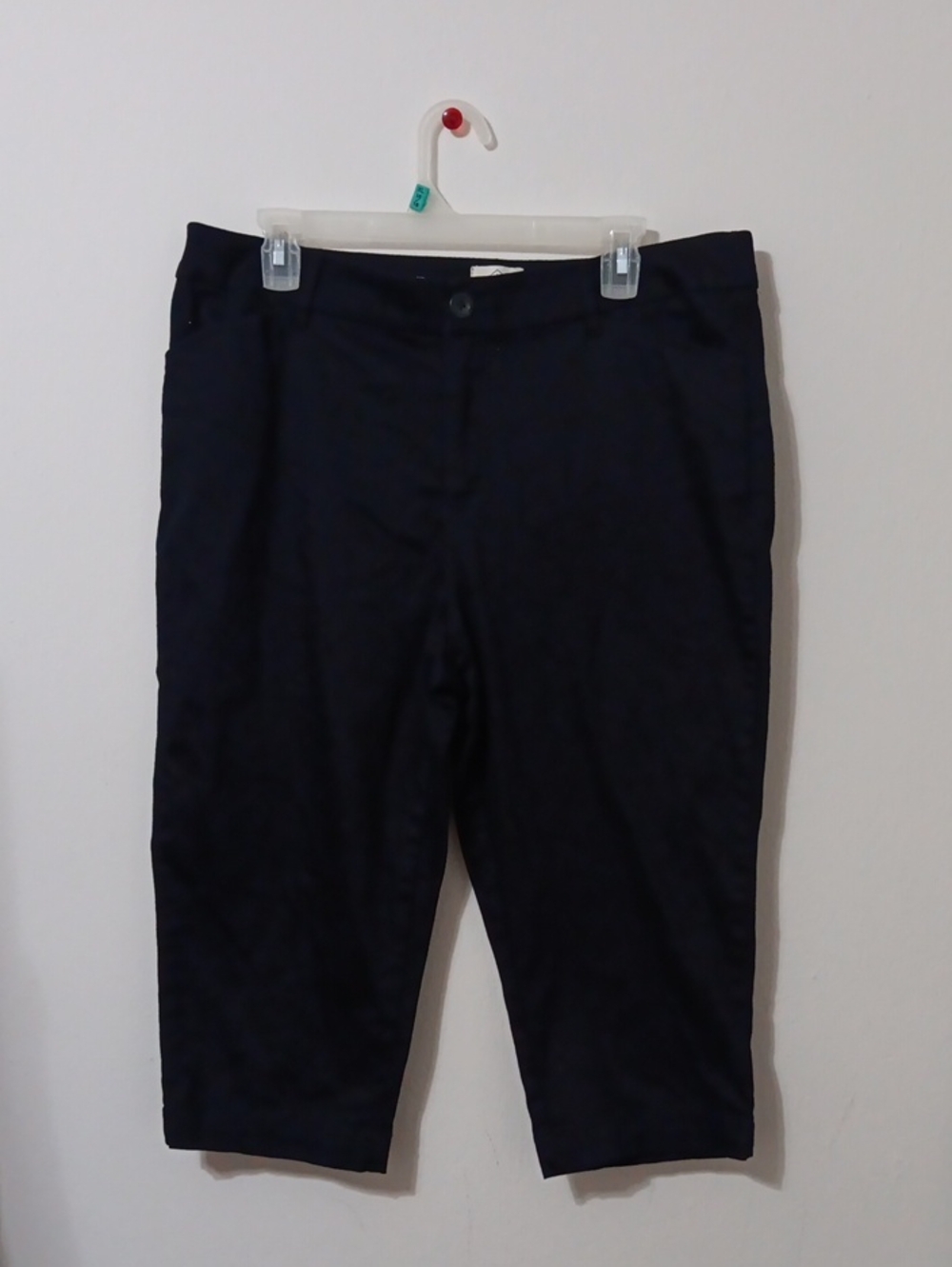 Women's Black Capris 18" Ptp 18" Inseam